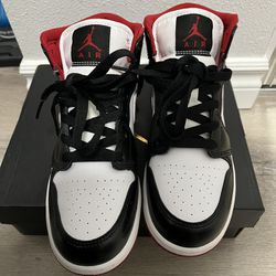 Jordan 1 Mid - White Black Red - Size 4.5Y