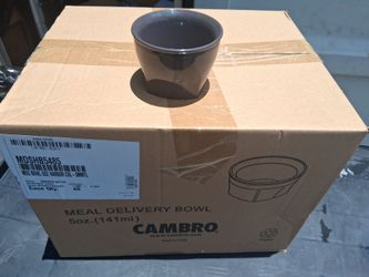 Cambro bowls with lids