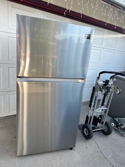 Samsung Stainless Steel Top-Freezer Refrigerator
