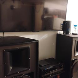 I Have 75 In Flat Screen TV Brand New I Have A 60 5-in TV And I Have Two 15 In Of Pro Studios Speakers I Have Washing Machine I Have Bedroom I Have A 