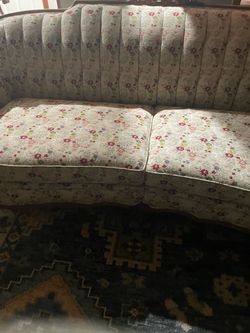 VINTAGE COUCH AND 2 CHAIRS