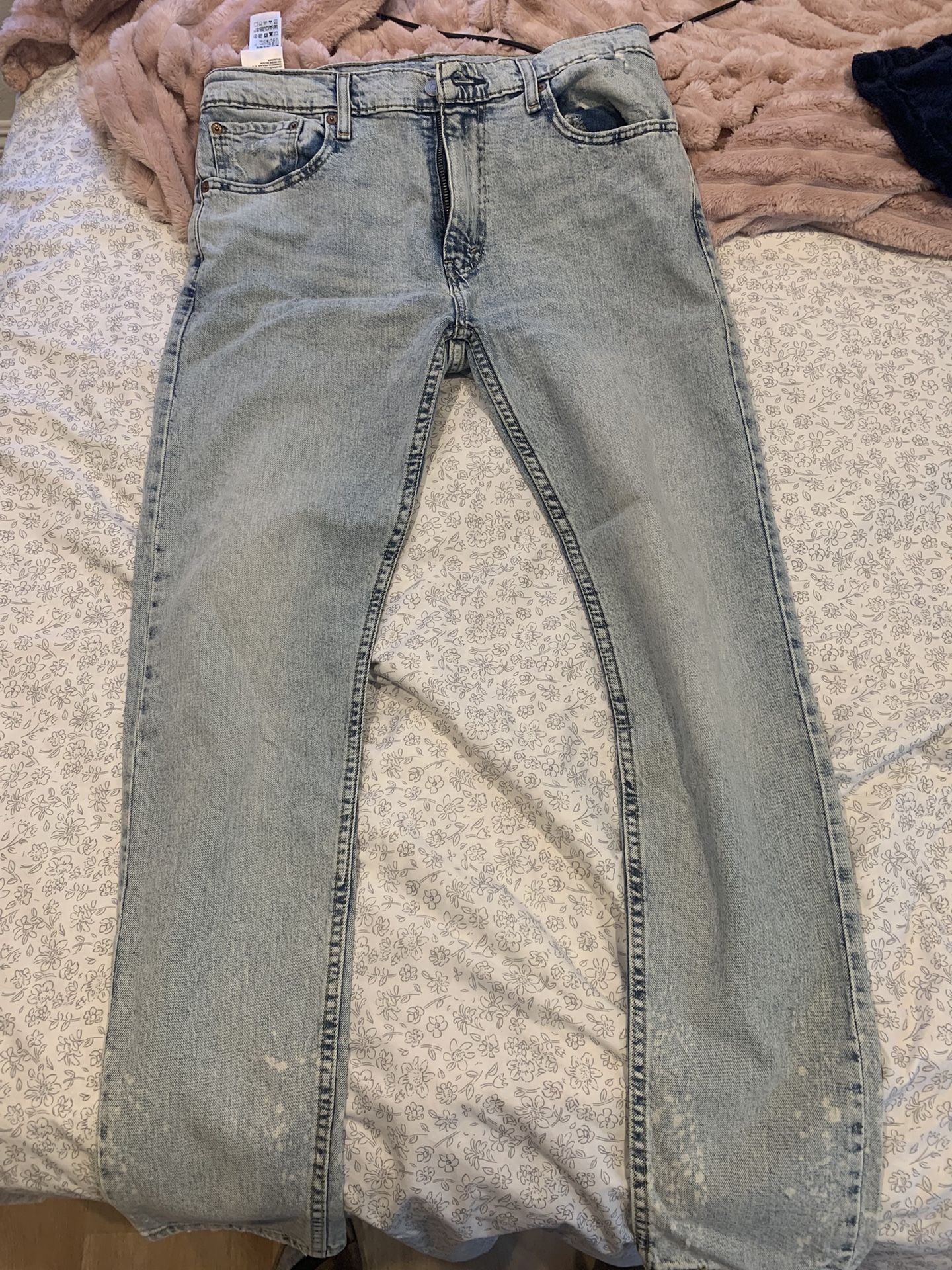 Levi’s Slim 32x32