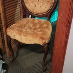 Antique Queen Anne Chair 