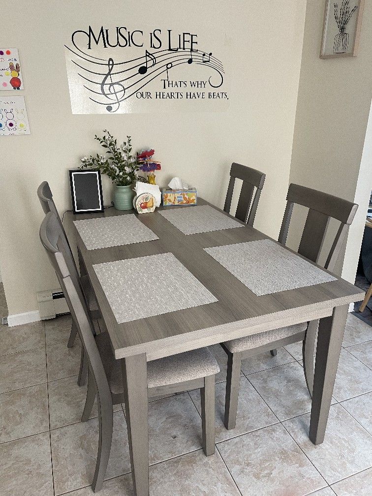 Kitchen Table With 4 Chairs