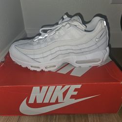 Air Max 90 All White* New****