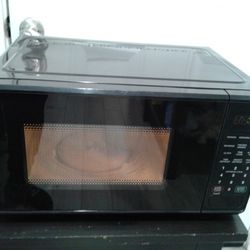 Microwave small size 700 Watts 