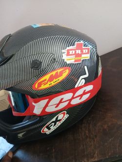 Helmet used 3 times no scratches