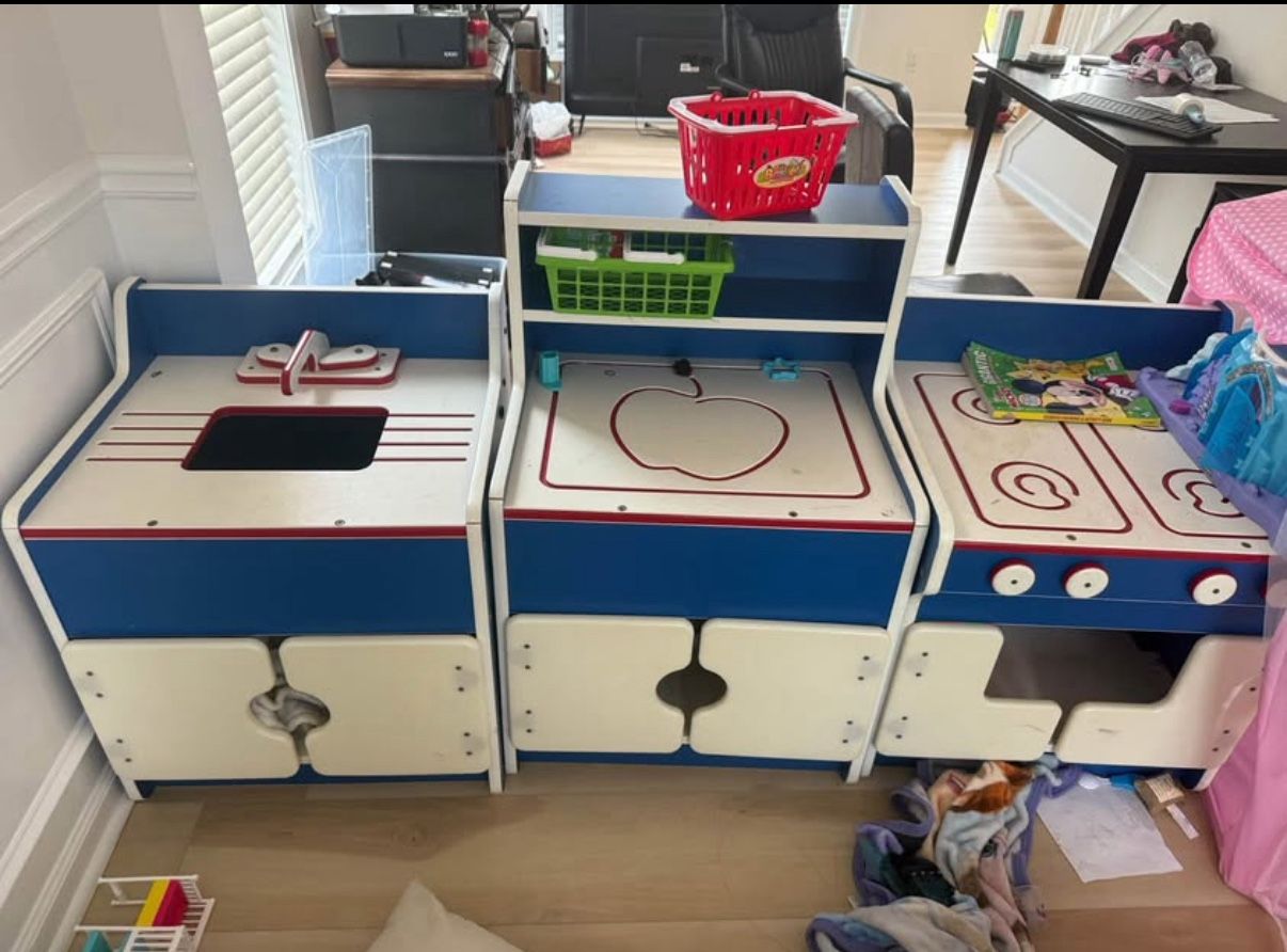 Play Kitchen