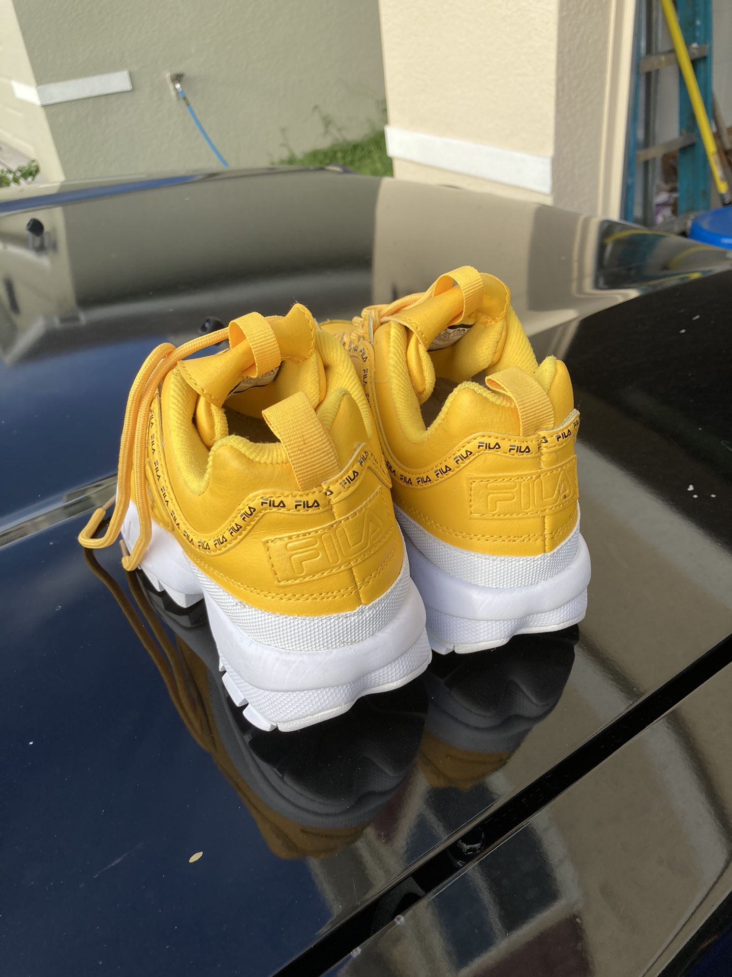 Yellow Filas