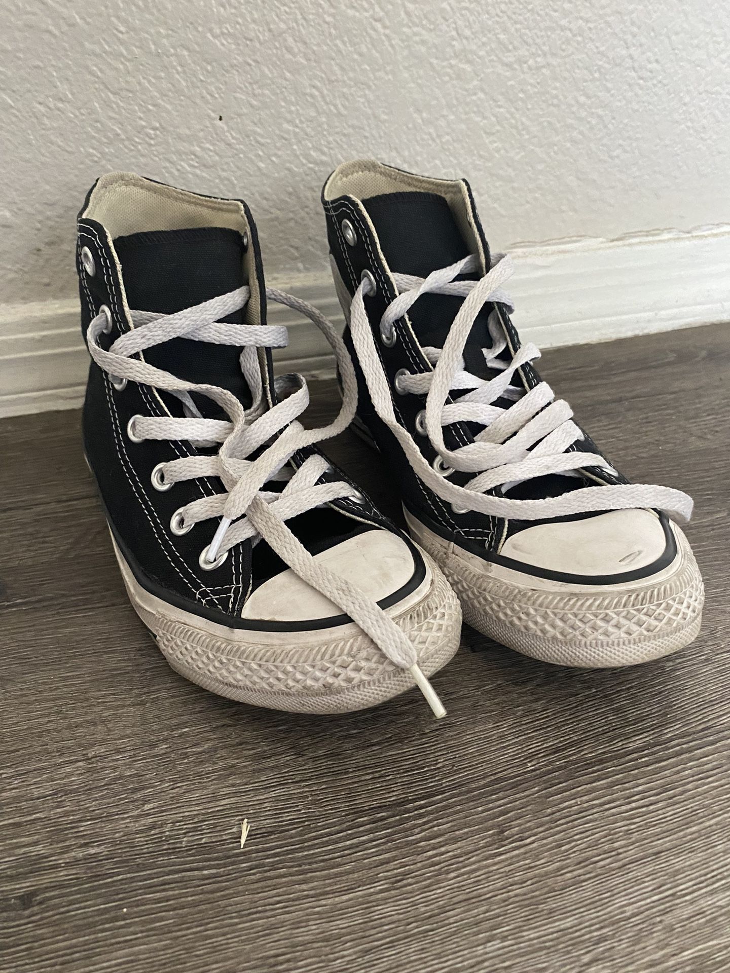 Women’s Converse Size 8
