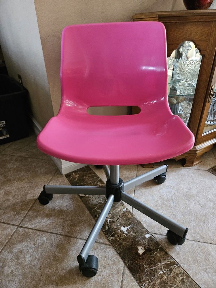 PINK STUDENT SWIVEL DESK CHAIR, EXCELLENT CONDITION 