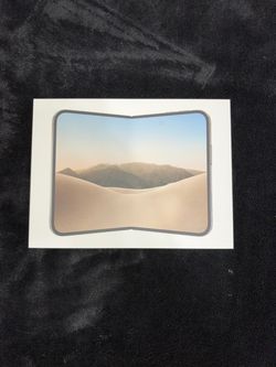 Brand New Sealed iPhone Duo 256GB - Star White/Night Sky - Factory Unlocked