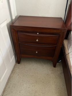 Bedroom set bed dresser and 1 night table