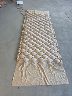 Air Mattress with electric pump in good condition