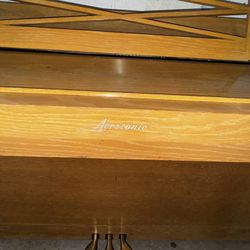 Piano Acrosonic 