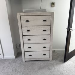 Dresser! Excellent Condition!!!