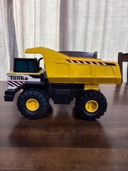 Tonka Dump Truck Toy Kmb 975