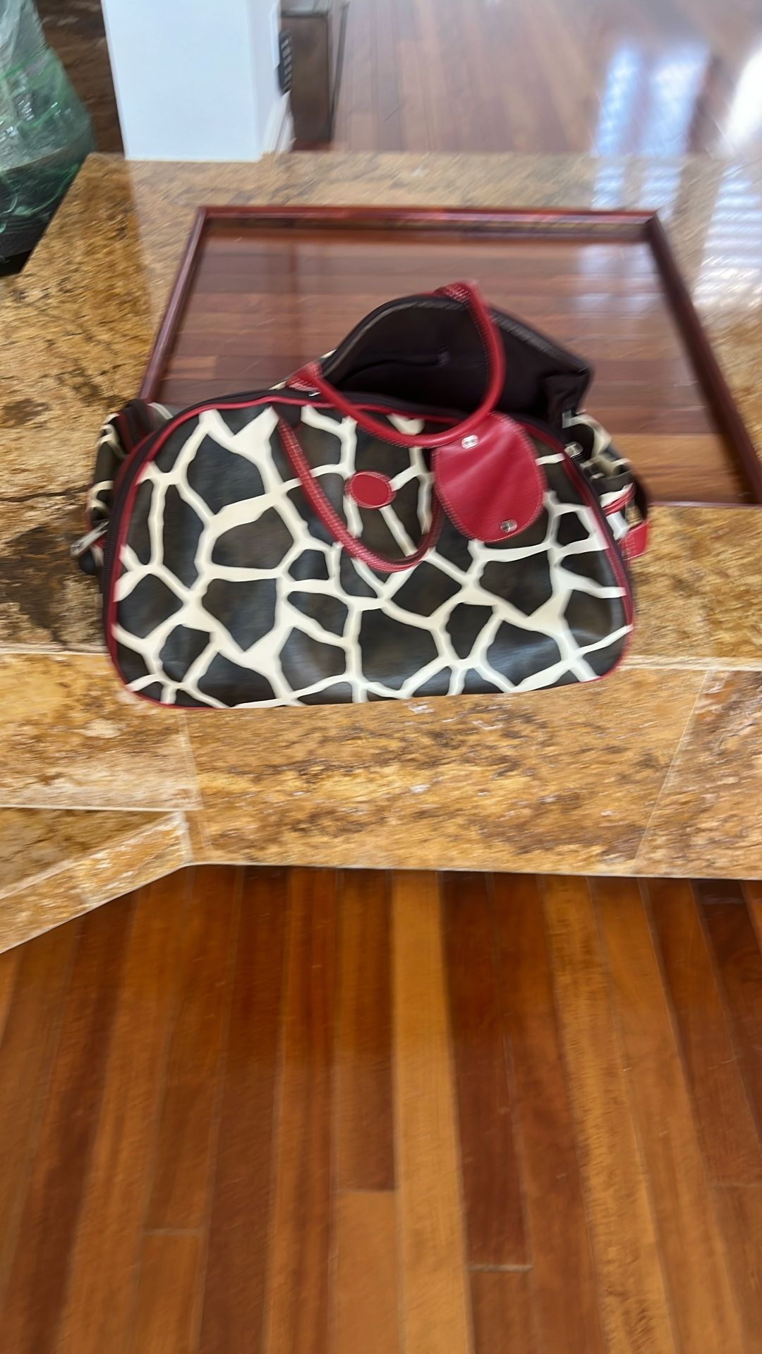 Duffle Bag With Weels And Handle Bar