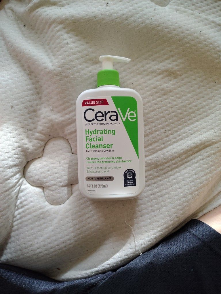 CeraVe Hydrating Facial Cleanser