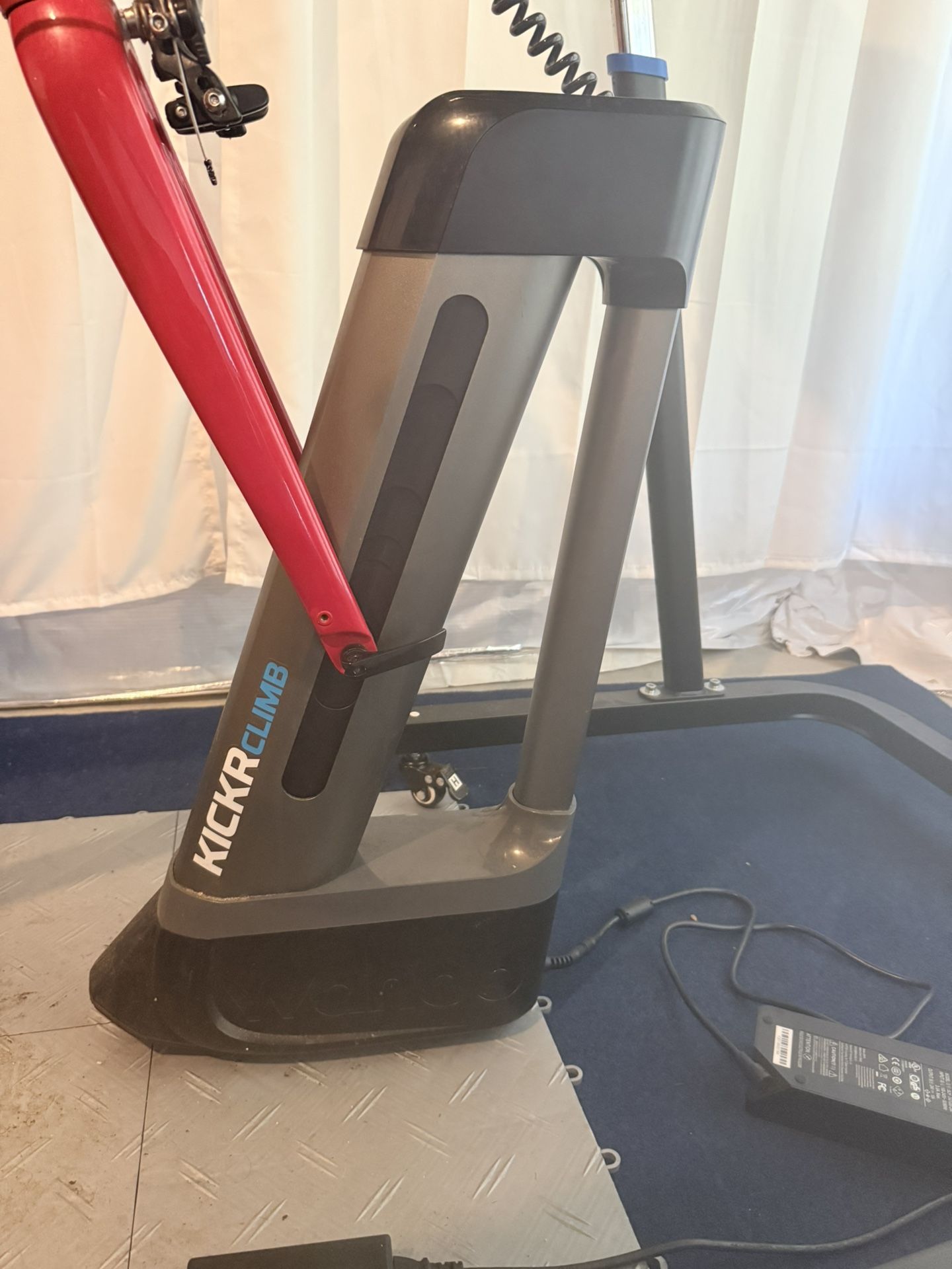 Title: Wahoo KICKR V5 + CLIMB Bundle