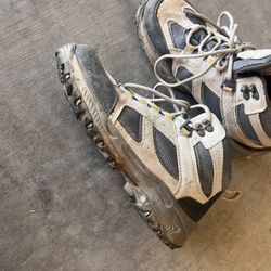 Hiking Boots Women’s 9