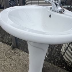 Glacier Bay Bathroom Sink 