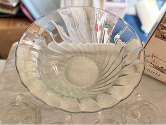 Anchor Hocking Victoria Glass Punch Bowl Set