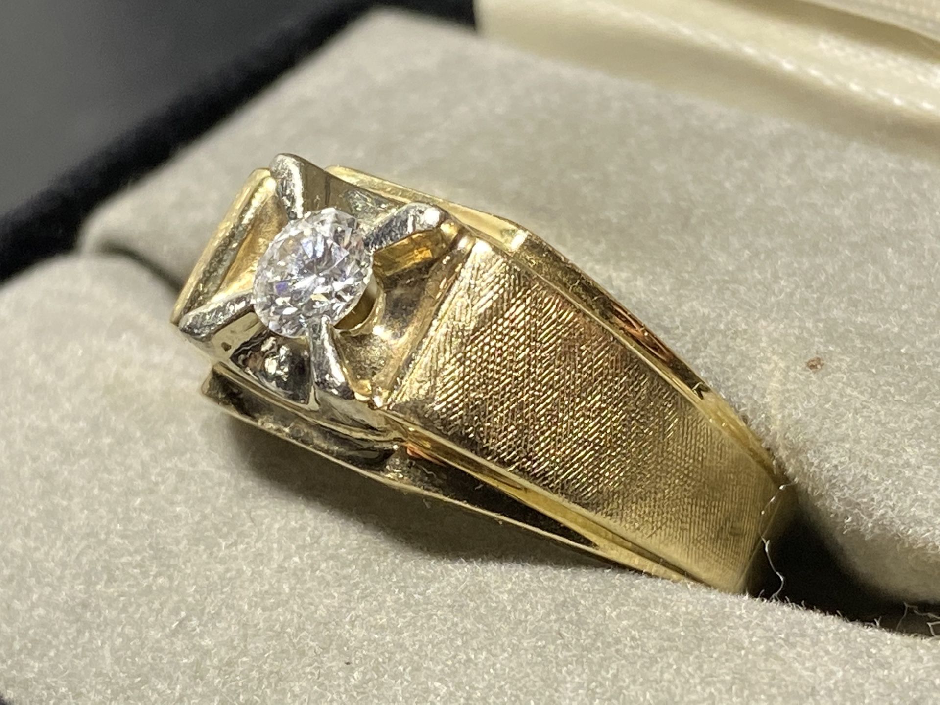 Men’s Diamond ring size 9 genuine diamonds & 14KT solid yellow gold