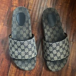 Gucci slides (used)