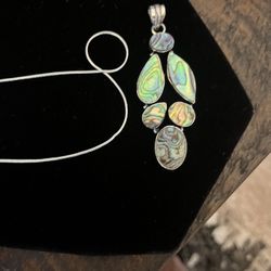 Pendant W Chain 