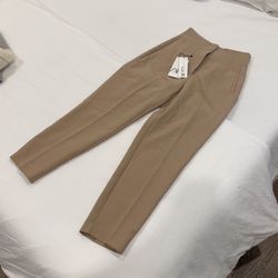 Beige Zara Pants - Size small for Sale in New York, NY - OfferUp