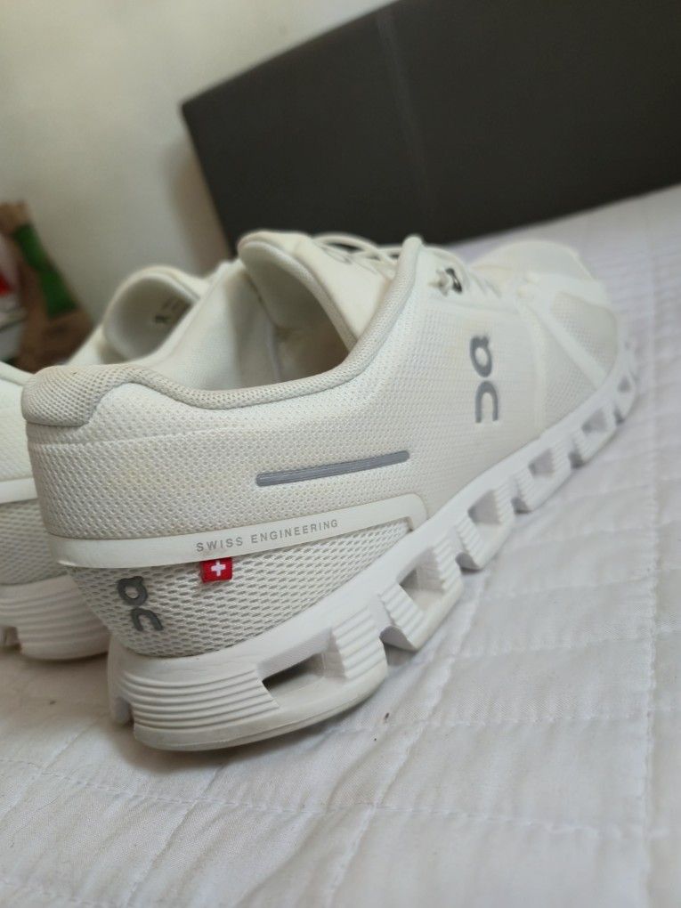 Oncloud Nova Women's Size 11 / Men's Size 9.5