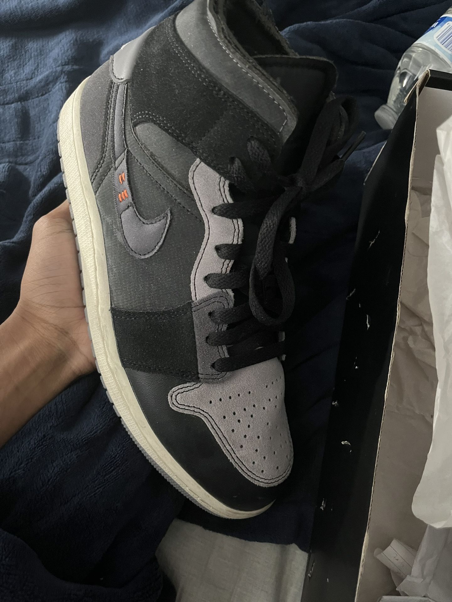 jordan 1 mid SE craft 