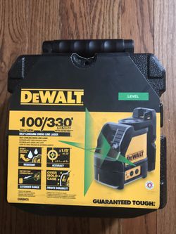 Dewalt DWO88CG  100 Ft Self-Leveling Crossline Laser  Level Brand new