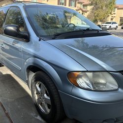 2005 Dodge Grand Caravan