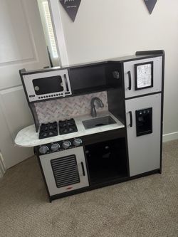 Kids kitchen set
