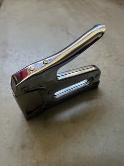 Stapler gun