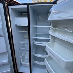 GE DOUBLE DOOR STANISLEES STEEL REFRIGERATOR 