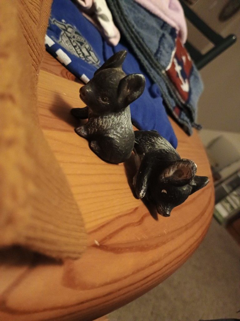Glass Piglets