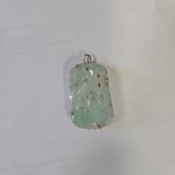 Vintage 14kt Yellow Gold And Jade Pendant/Broach 
