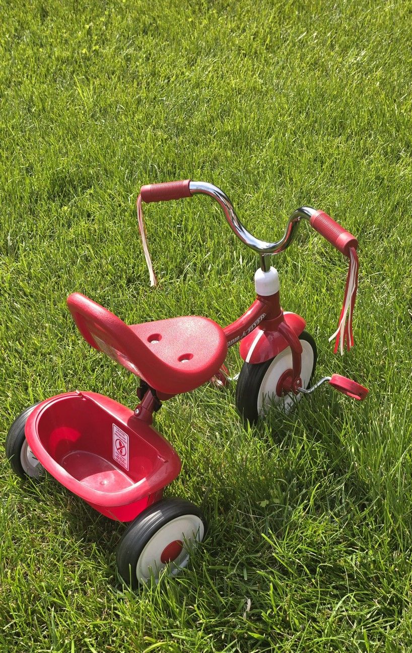 Radio Flyer Tricycle Beginners Kids Ages 1.5 - 3