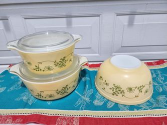 Pyrex Shenandoah casserole bowl set