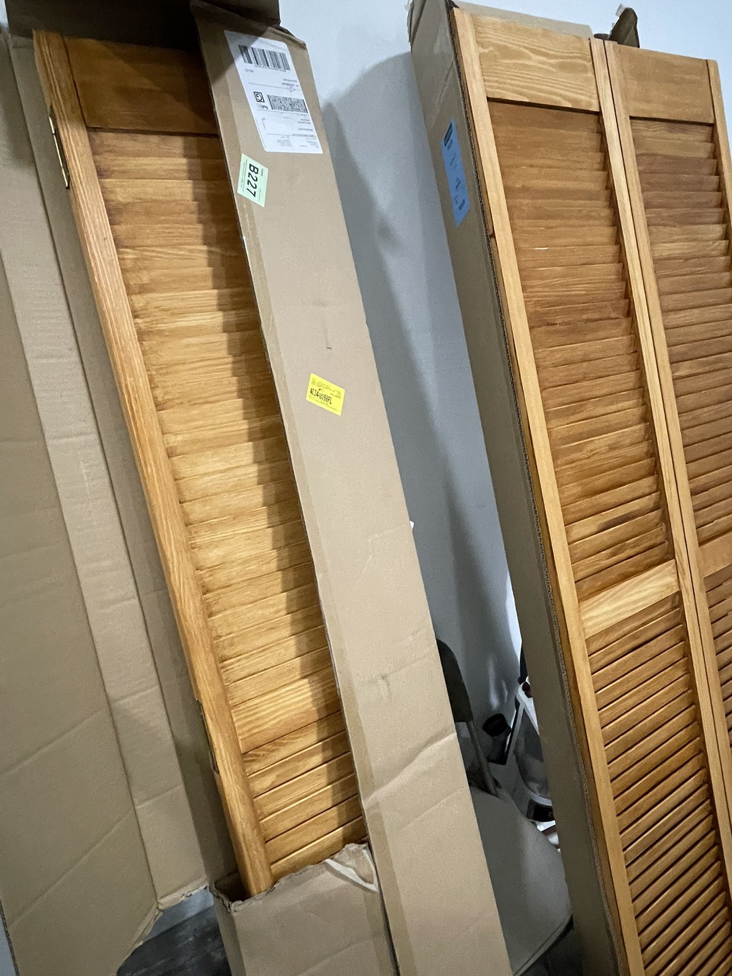 Brand New Bifold Doors Never Taken Out Of The Box Only To Take A Picture 2  24 Inch Sections Per For A 48 Inch Opening