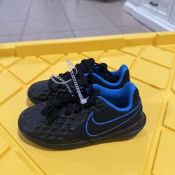 Nike Kids Tiempo Shoe