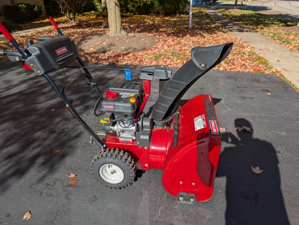 Craftsman 24" Snowblower - Like New W/Electric Start 