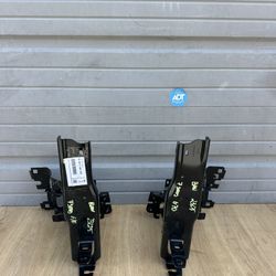 BMW 7 SERIES G70 740i 750i I7 OEM NEW LEFT AND RIGHT HEADLIGHT BRACKET 2023/2024/2025