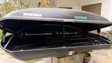 Yakima Pro Series Rooftop Cargo Box – Large Capacity, Dual-Side Opening