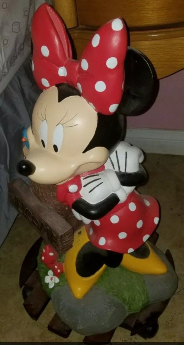 Disney, Yard Decoration Minnie Mouse Lighted Ceramic Decoration Display, Solar with Welcome Sign Minnie Mouse, Lights Up Brightly, Retired, Brand New.