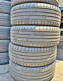 235 65 17 Michelin tires Con 80% de Vida Las 4