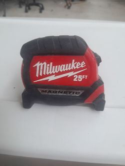 Tools Milwaukee Magnetic Metric Tape
